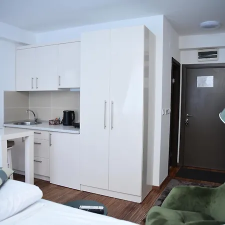 Apartment Teddy 12-14 U Kraljevim Cardacima *
